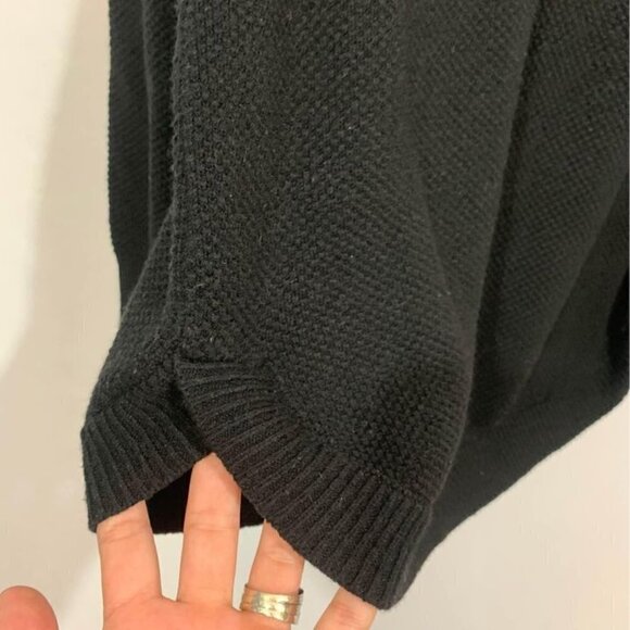 Gap merino wool, nylon, acrylic crew neck sweater. Black. Curved hemline. Size s - Picture 3 of 6
